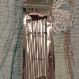 💜SOLD💜 Ipsy Farah Brushes 🖌️
